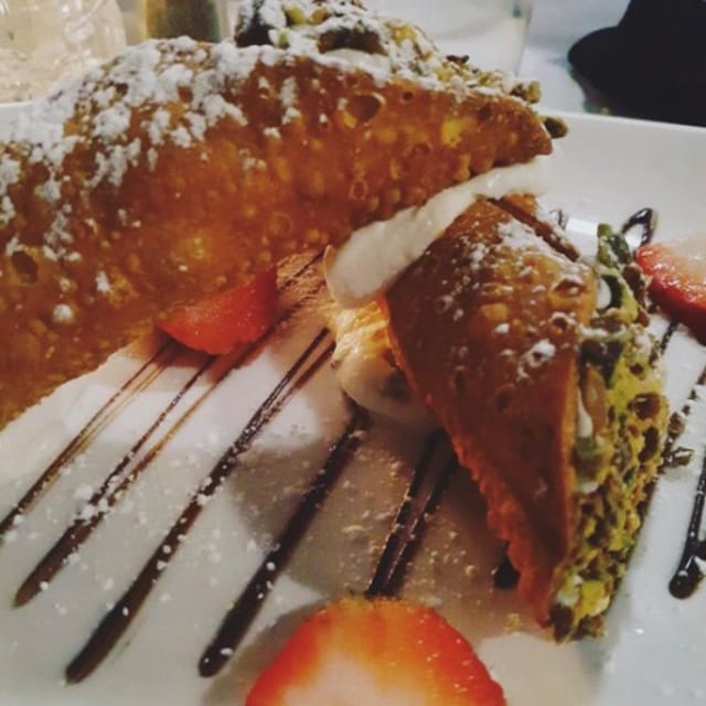 Cannoli.